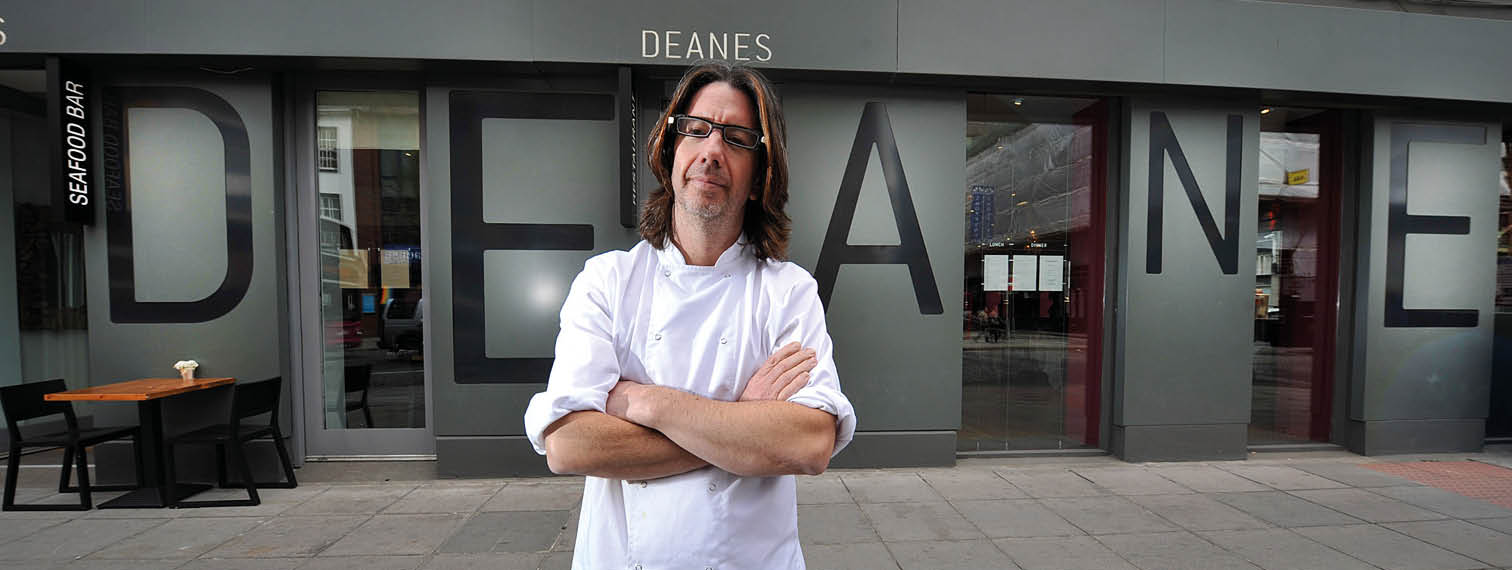 21/4/2010. MICHAEL DEANE PICTURED AT HIS MICHELIN STARRED RESTAURANT ON HOWARD STREET. PICTURE CHARLES MCQUILLAN/PACEMAKER.