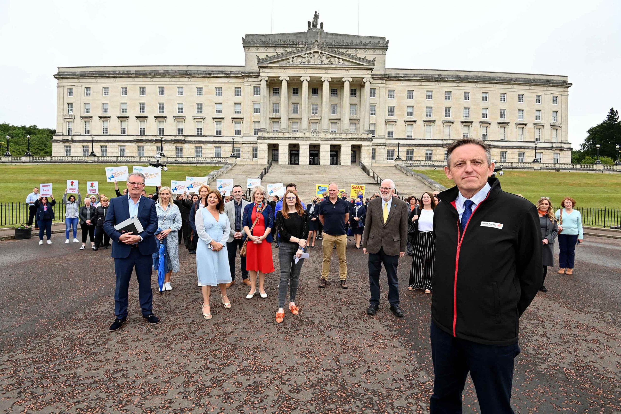 Travel industry reps UNITE at Stormont to call for reopening