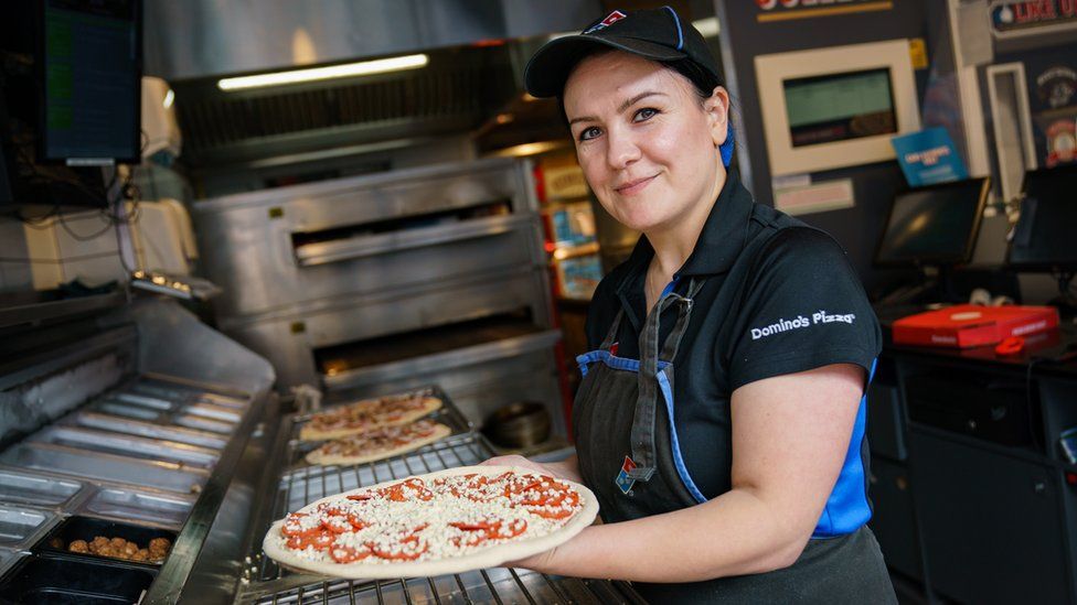 Domino’s bids to recruit 8,000 delivery drivers