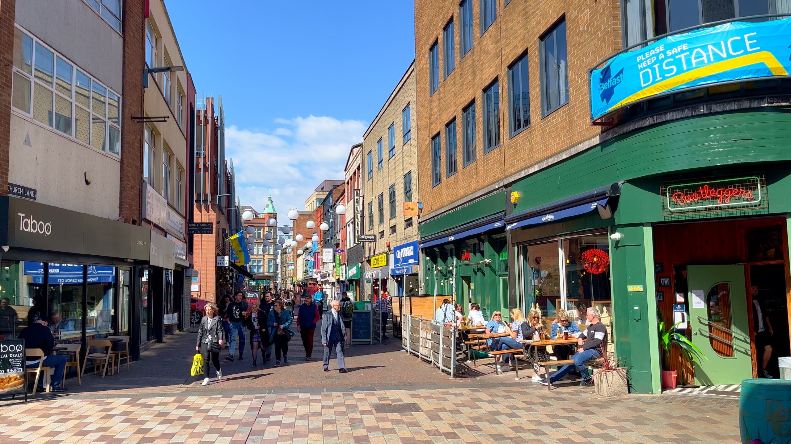 Council extends pavement cafe scheme despite concerns