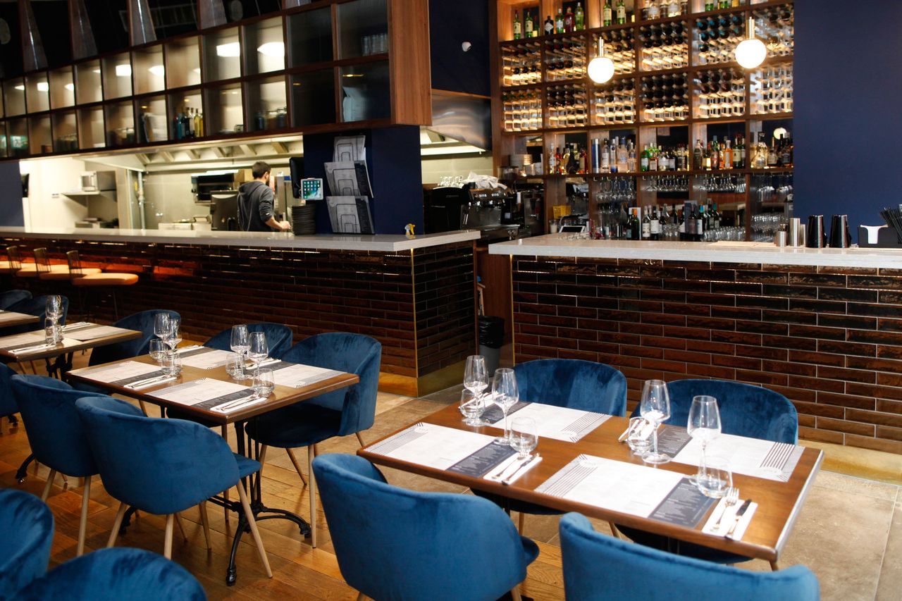 A great eight vie for LCN Restaurant gong