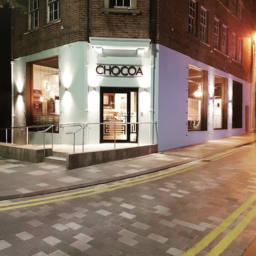 Hot chocolate café to go online after closure