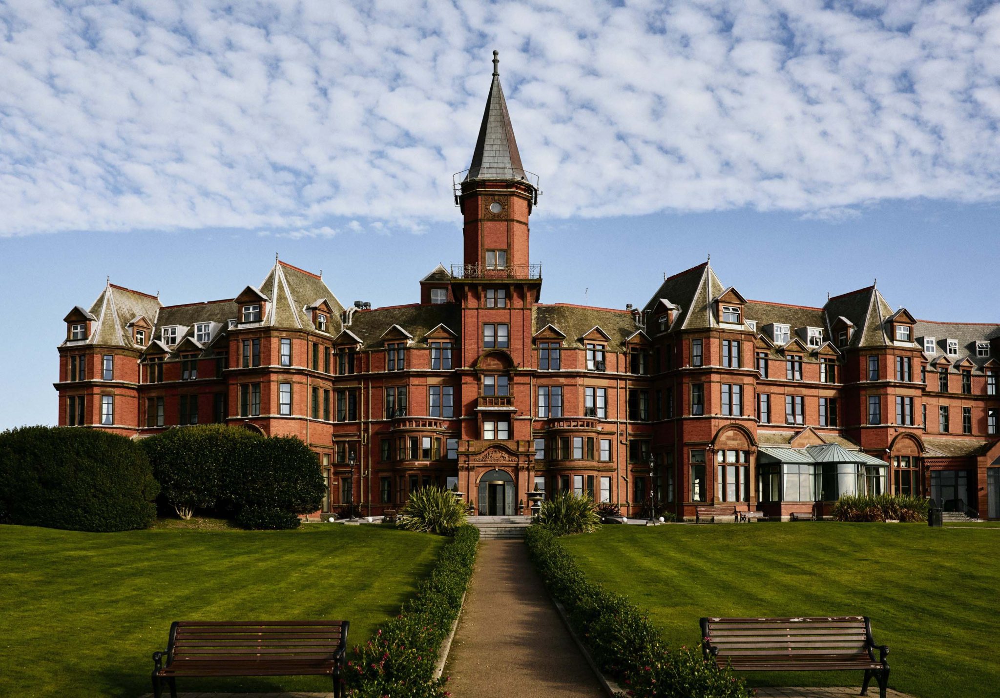 United Wines tees up partnership with Slieve Donard Licensed